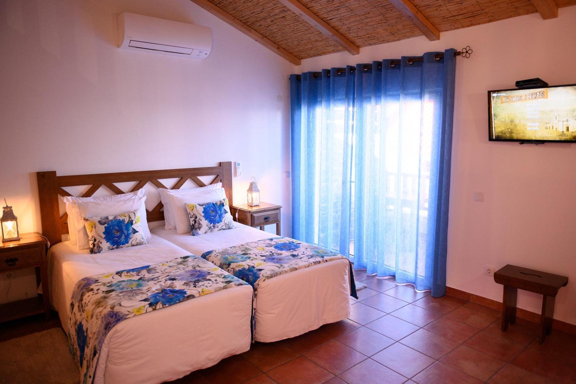 Falésias da Arrifana Praia da Arrifana Chambre photo