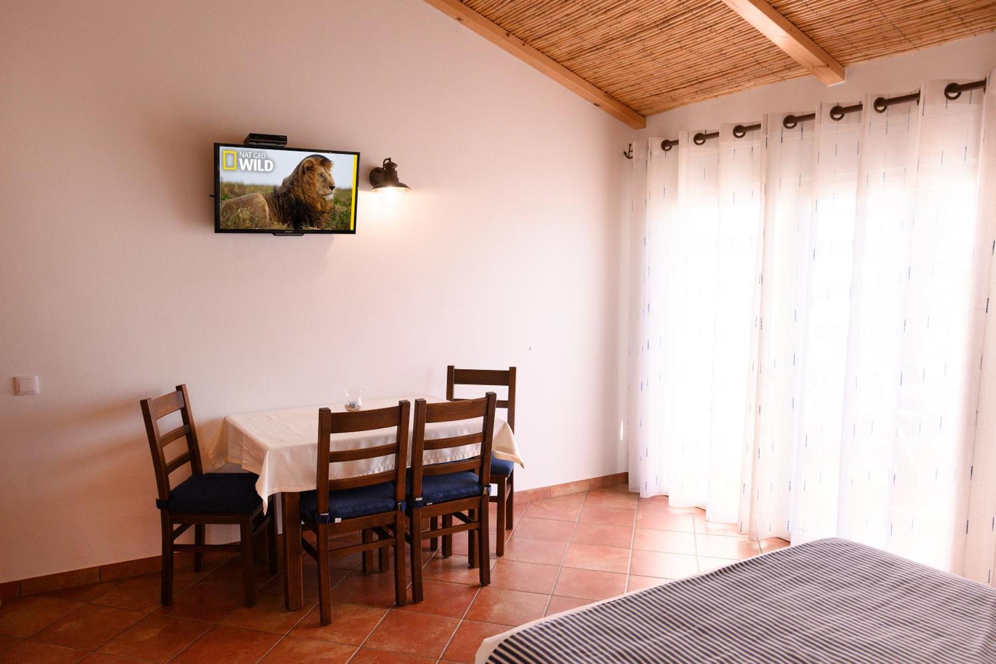 Falésias da Arrifana Praia da Arrifana Chambre photo