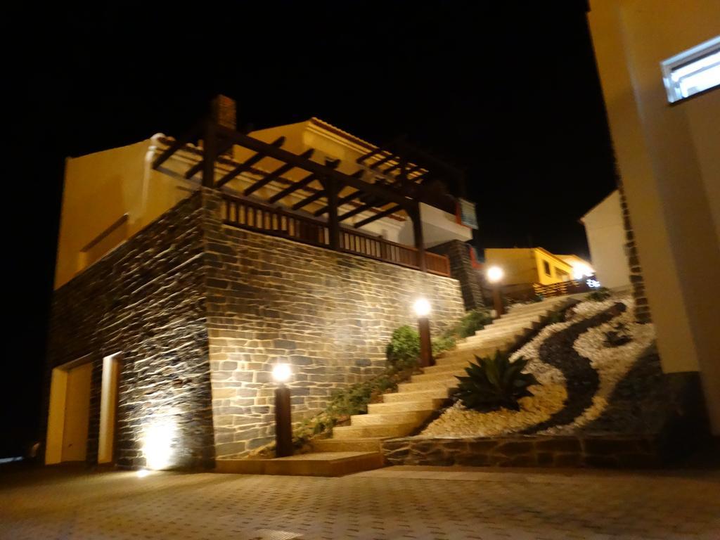 Falésias da Arrifana Praia da Arrifana Extérieur photo